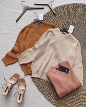 Load image into Gallery viewer, Áo len thỏ Xinh Sang 260k