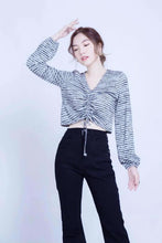 Load image into Gallery viewer, Áo Len rút eo sang xinh