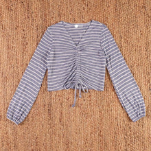 Load image into Gallery viewer, Áo Len rút eo sang xinh