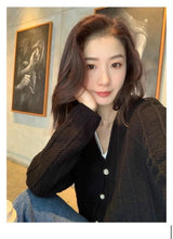 Load image into Gallery viewer, Áo Khoác Cadigan xinh hết nấc 280k