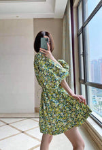 Load image into Gallery viewer, Đầm Hoa nhí Xinh Lung Linh 320k